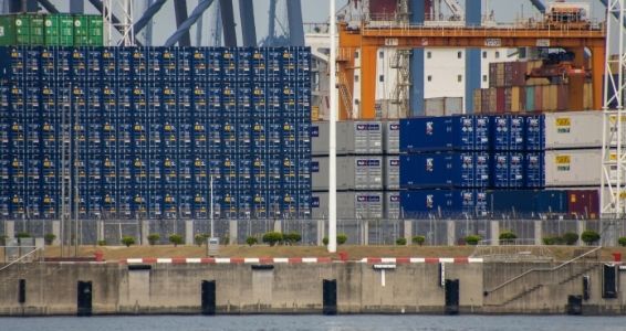 shipping container congestion in china